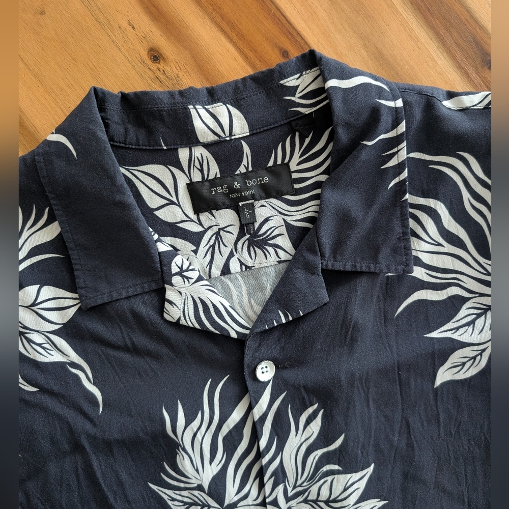 Rag And Bone New York Designer Black and White Leaf Print Shirt Vacation